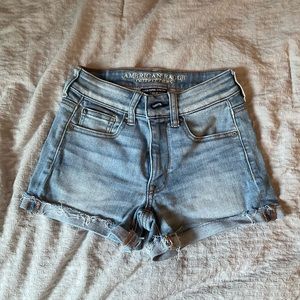 American Eagle Light Wash Super Stretch Hi-rise Shortie Jean Shorts - Size 00